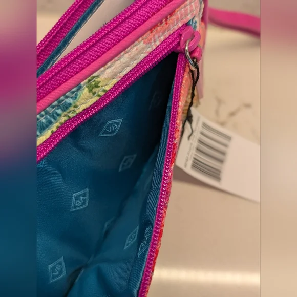 Vera Bradley Wristlet - NWT - Pink/Blue Floral 8x4.5 Inches - Picture 4 of 11